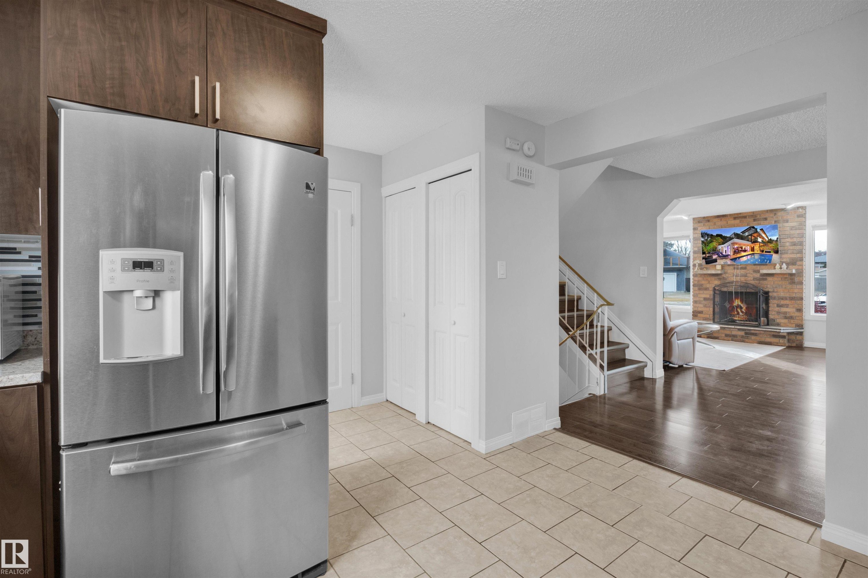 












75 GRAND MEADOW Crescent

,
Edmonton,




AB
T6L 1A3

