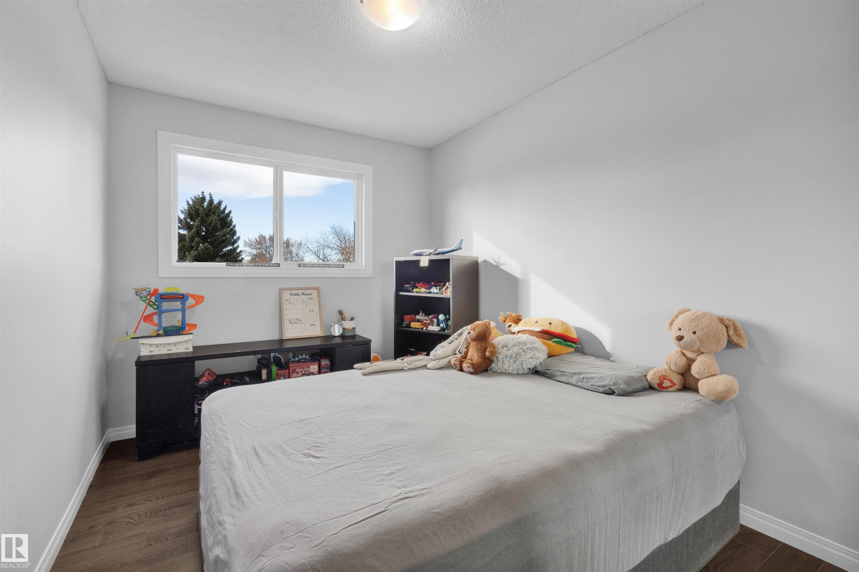 












75 GRAND MEADOW Crescent

,
Edmonton,




AB
T6L 1A3

