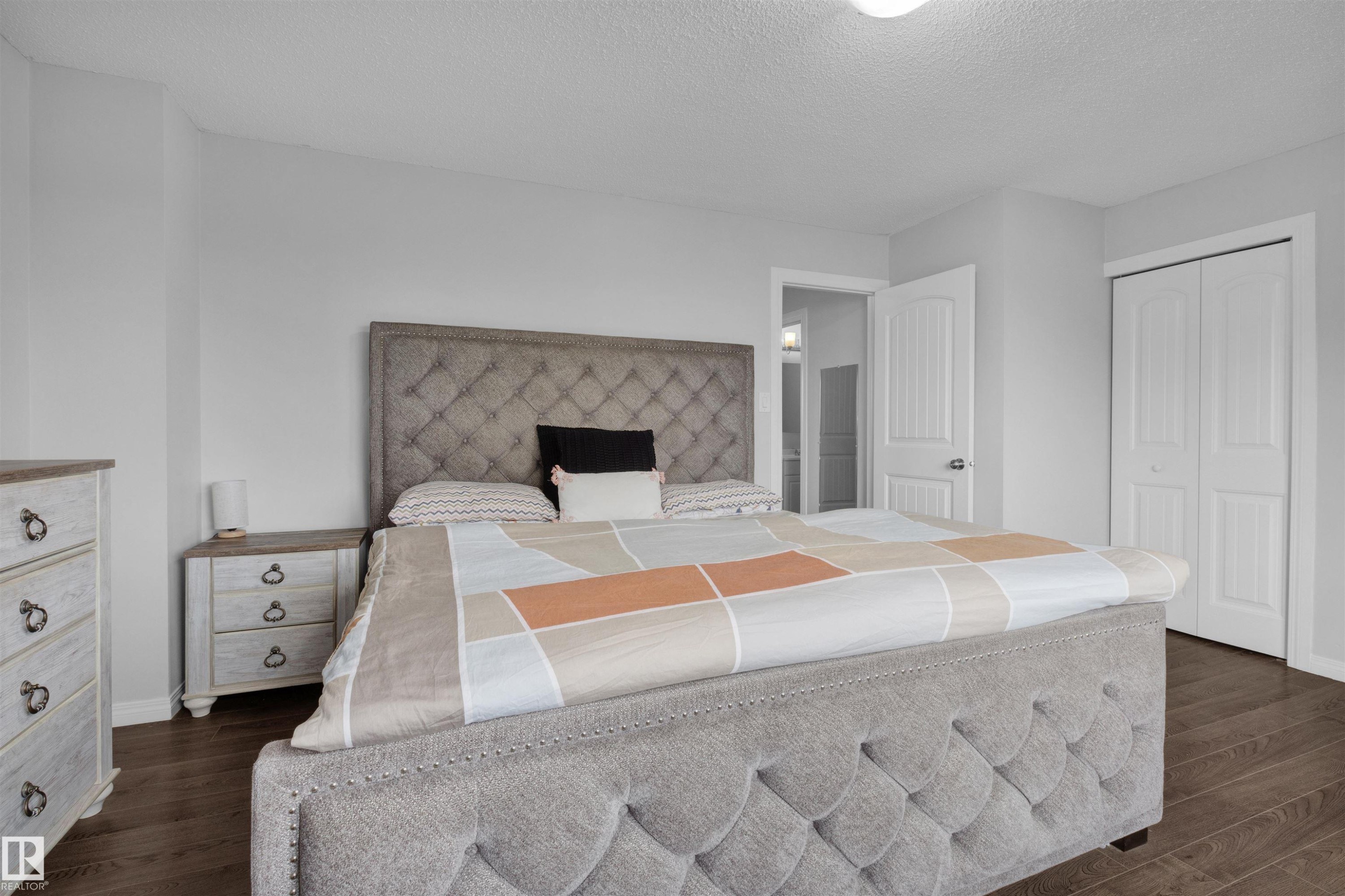 












75 GRAND MEADOW Crescent

,
Edmonton,




AB
T6L 1A3

