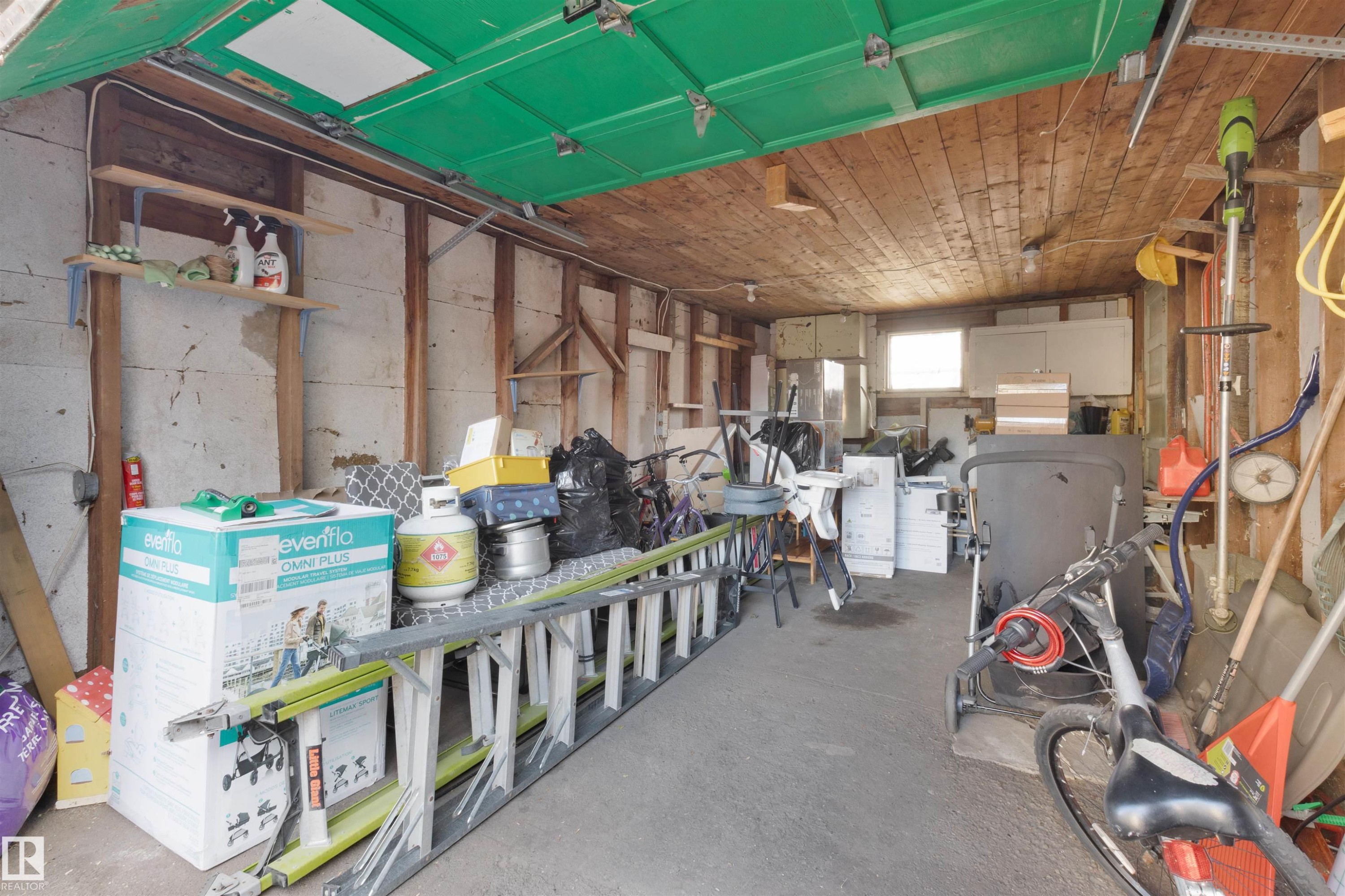 












75 GRAND MEADOW Crescent

,
Edmonton,




AB
T6L 1A3

