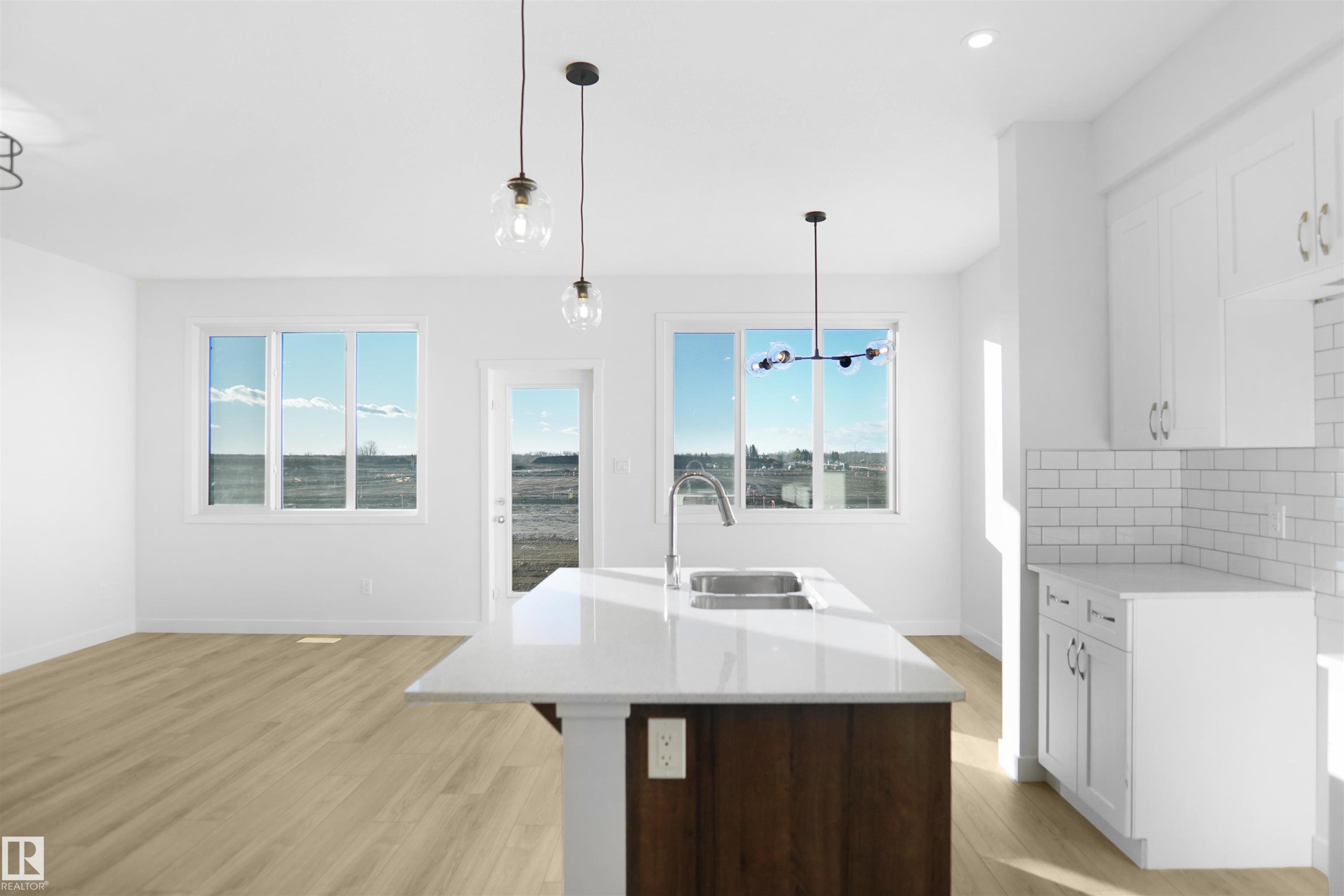 












18959 28 Avenue

,
Edmonton,




AB
T6M 3C4

