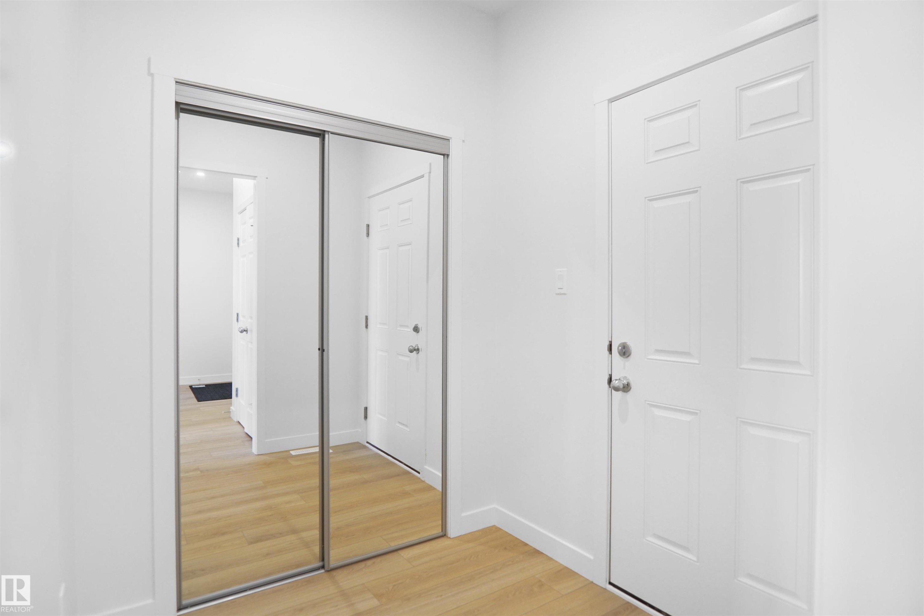 












18959 28 Avenue

,
Edmonton,




AB
T6M 3C4

