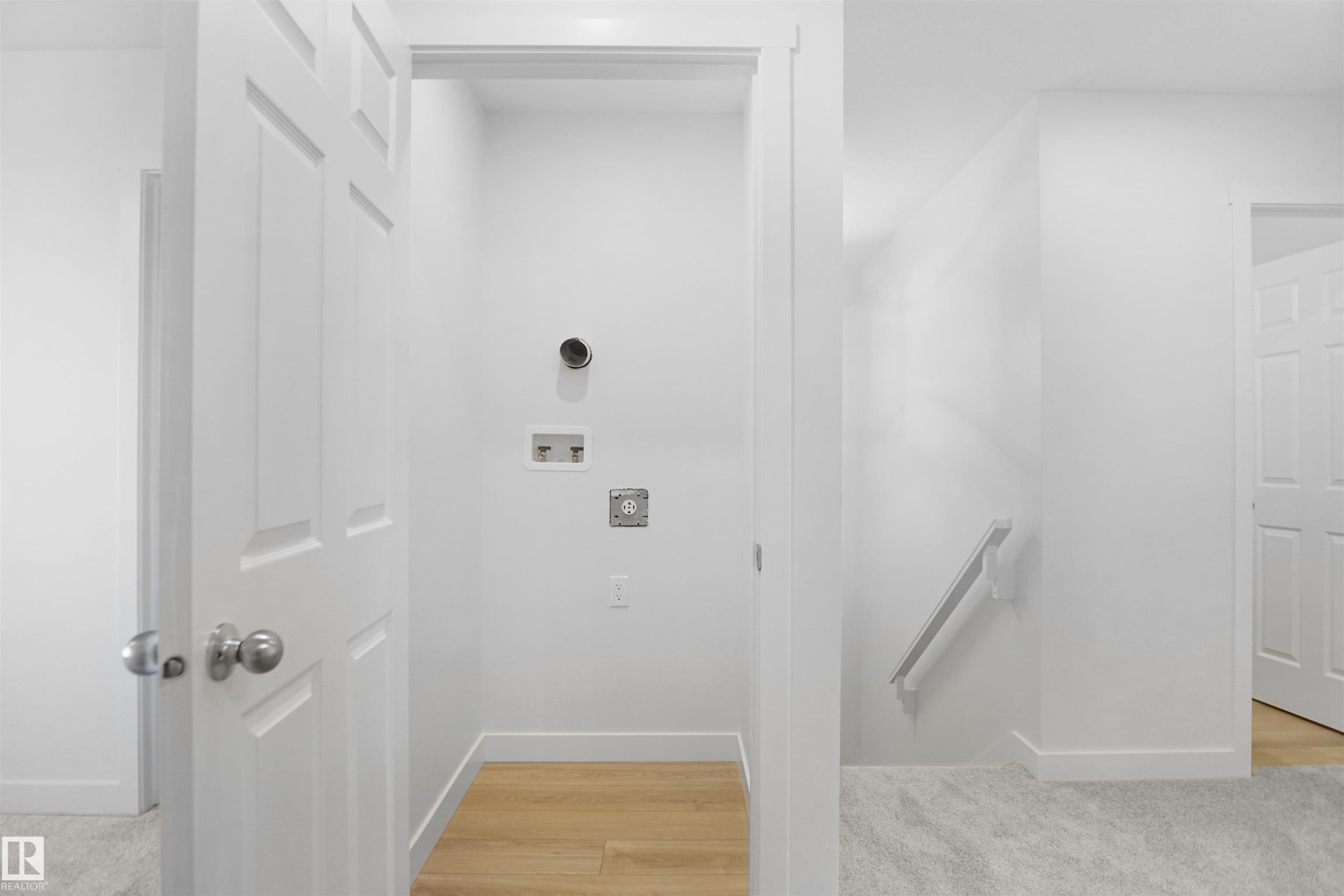 












18959 28 Avenue

,
Edmonton,




AB
T6M 3C4

