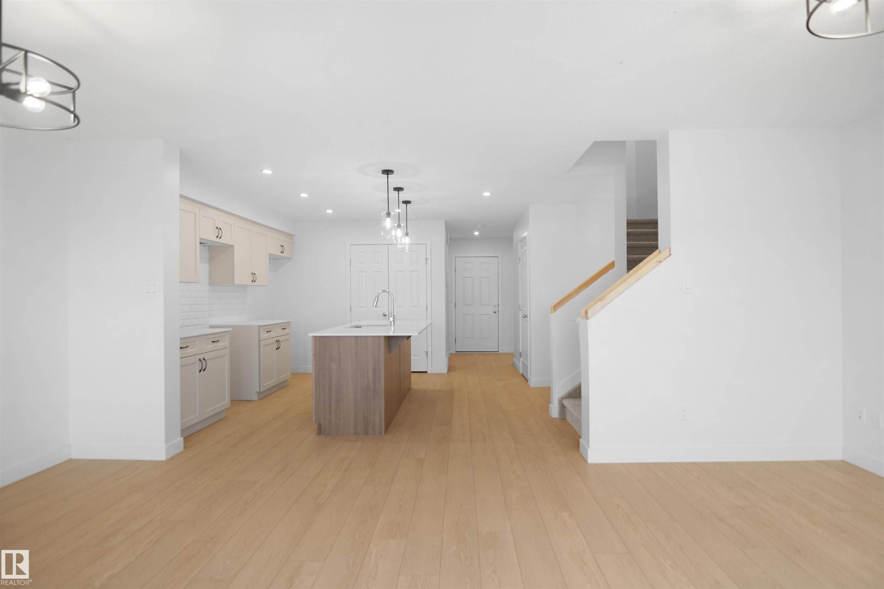 












1537 208 Street

,
Edmonton,




AB
T6W 5T6

