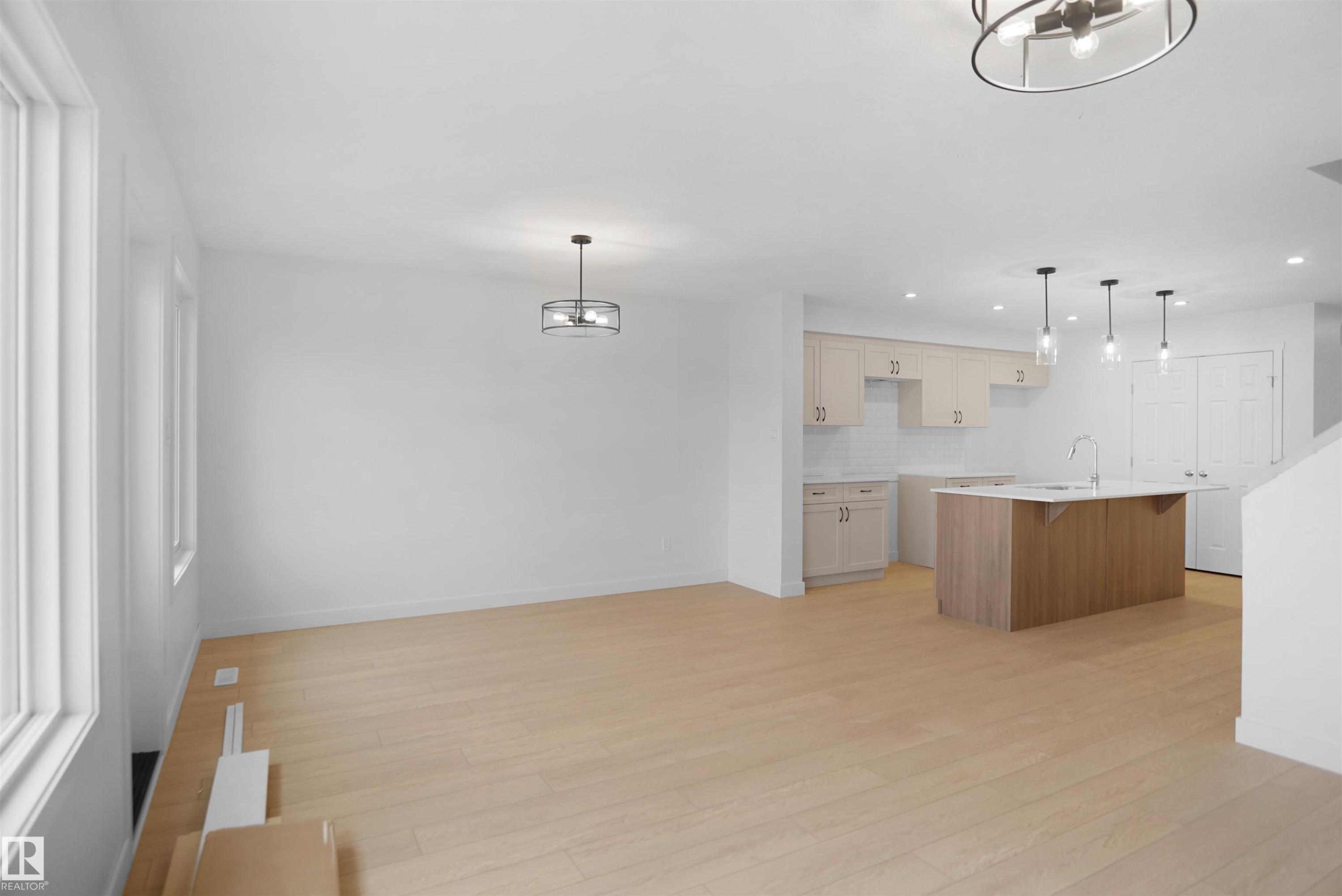 












1537 208 Street

,
Edmonton,




AB
T6W 5T6

