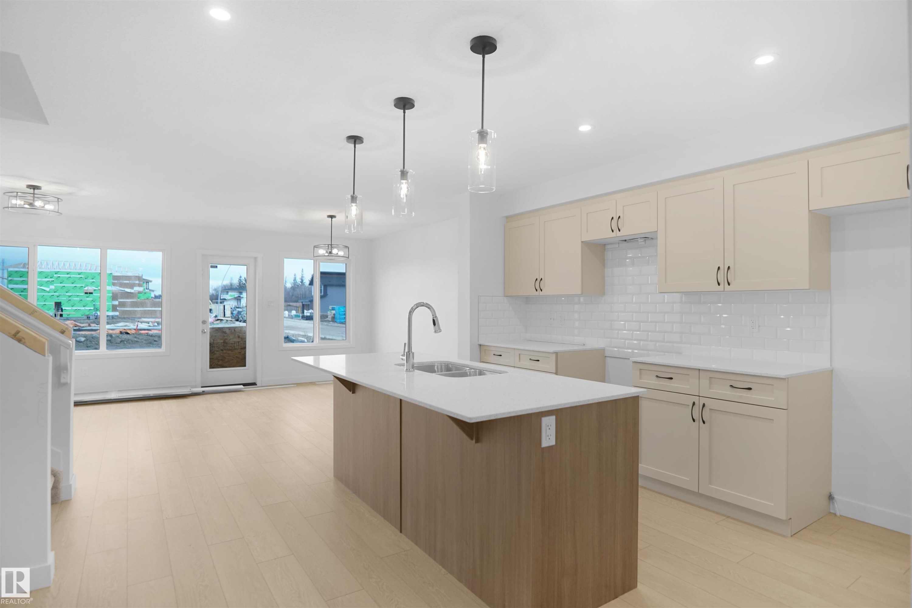 












1537 208 Street

,
Edmonton,




AB
T6W 5T6

