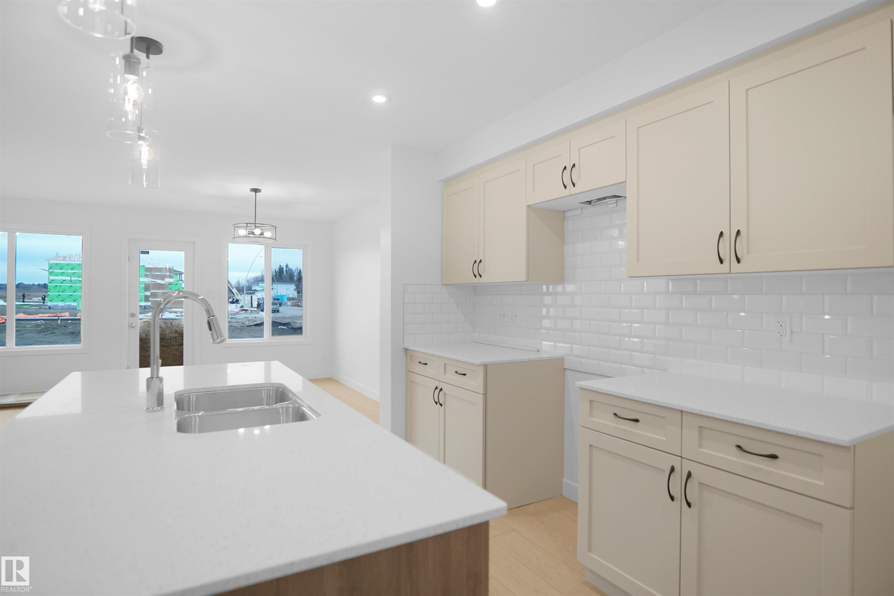 












1537 208 Street

,
Edmonton,




AB
T6W 5T6

