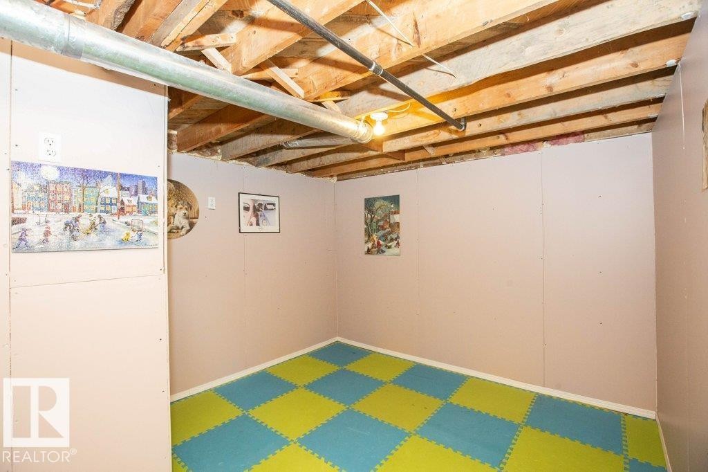 












1104 Hwy 18

,
Rural Westlock County,




AB
T7P 2P7

