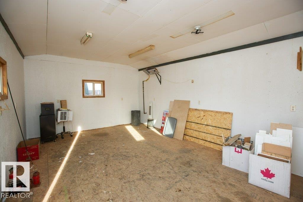 












1104 Hwy 18

,
Rural Westlock County,




AB
T7P 2P7

