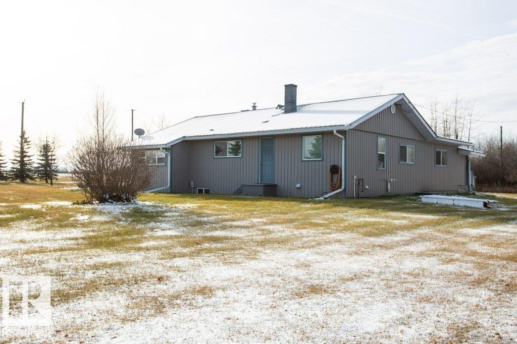 












1104 Hwy 18

,
Rural Westlock County,




AB
T7P 2P7

