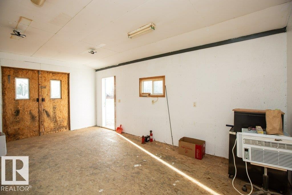 












1104 Hwy 18

,
Rural Westlock County,




AB
T7P 2P7

