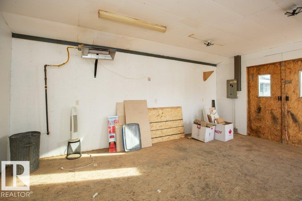 












1104 Hwy 18

,
Rural Westlock County,




AB
T7P 2P7

