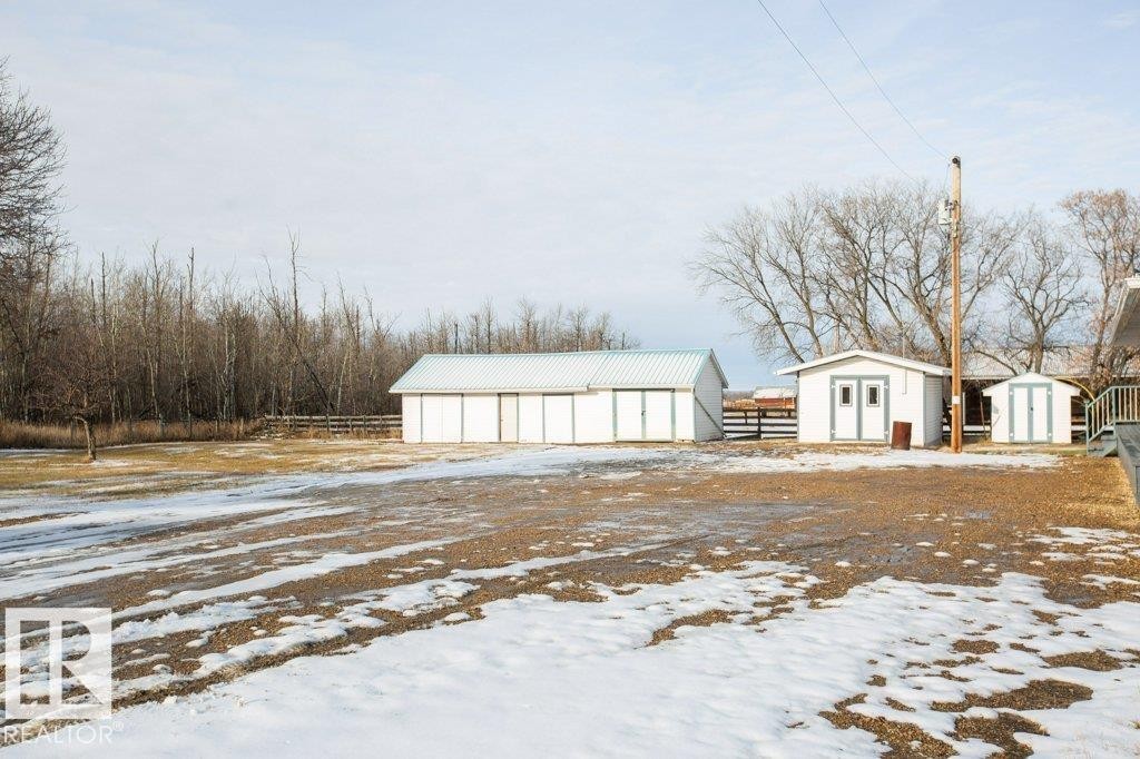 












1104 Hwy 18

,
Rural Westlock County,




AB
T7P 2P7

