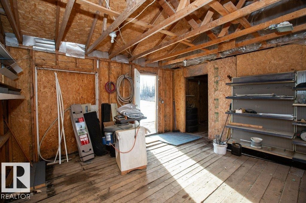 












1104 Hwy 18

,
Rural Westlock County,




AB
T7P 2P7

