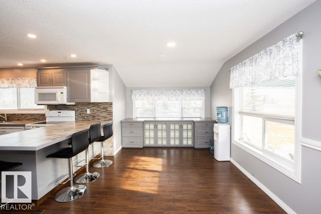 












1104 Hwy 18

,
Rural Westlock County,




AB
T7P 2P7

