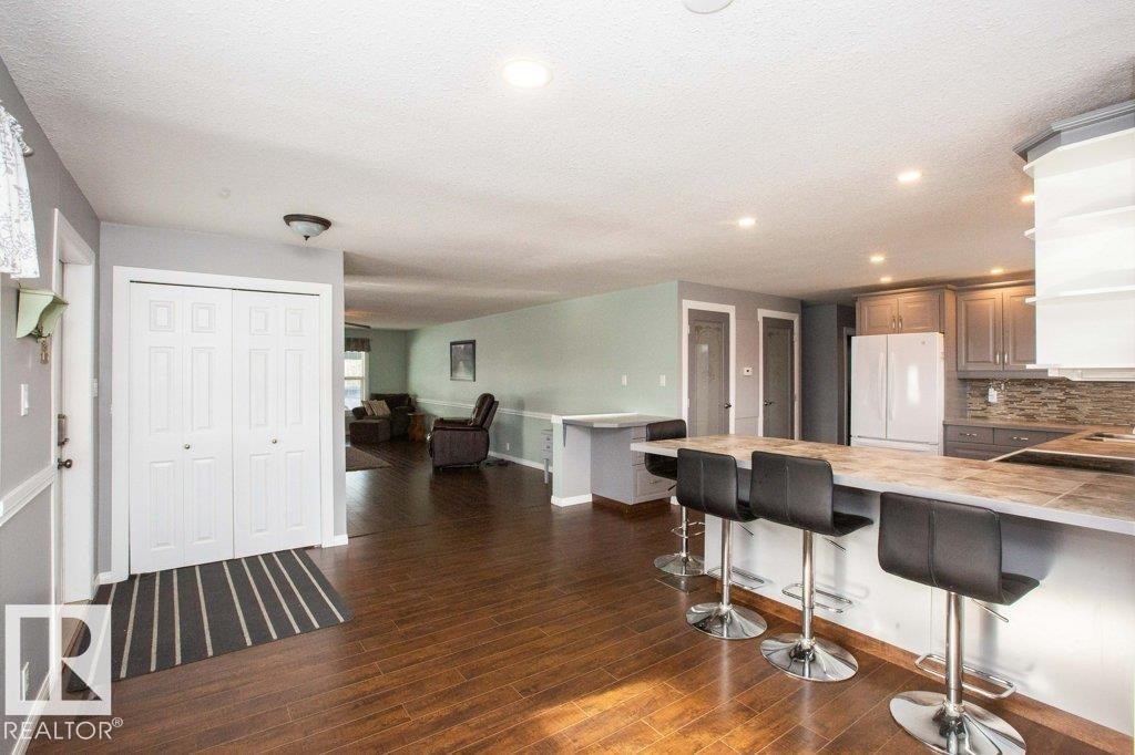 












1104 Hwy 18

,
Rural Westlock County,




AB
T7P 2P7

