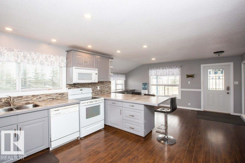 












1104 Hwy 18

,
Rural Westlock County,




AB
T7P 2P7

