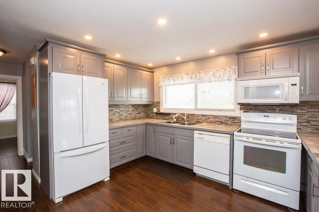 












1104 Hwy 18

,
Rural Westlock County,




AB
T7P 2P7

