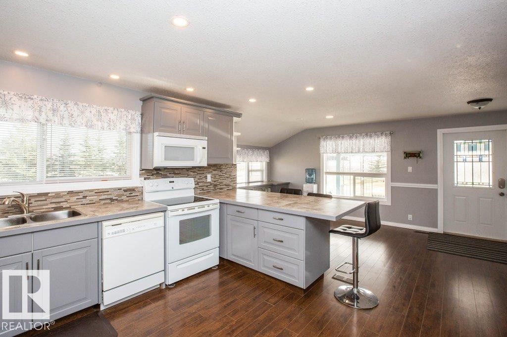 












1104 Hwy 18

,
Rural Westlock County,




AB
T7P 2P7

