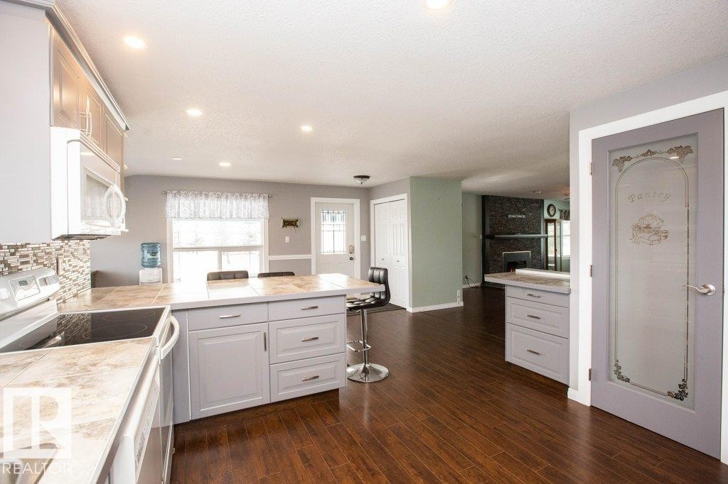 












1104 Hwy 18

,
Rural Westlock County,




AB
T7P 2P7

