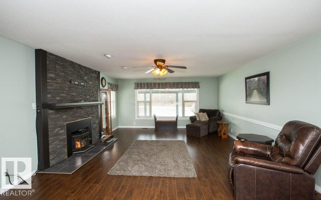 












1104 Hwy 18

,
Rural Westlock County,




AB
T7P 2P7

