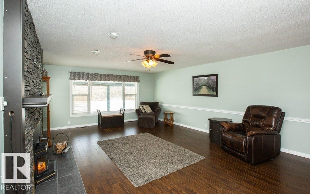 












1104 Hwy 18

,
Rural Westlock County,




AB
T7P 2P7

