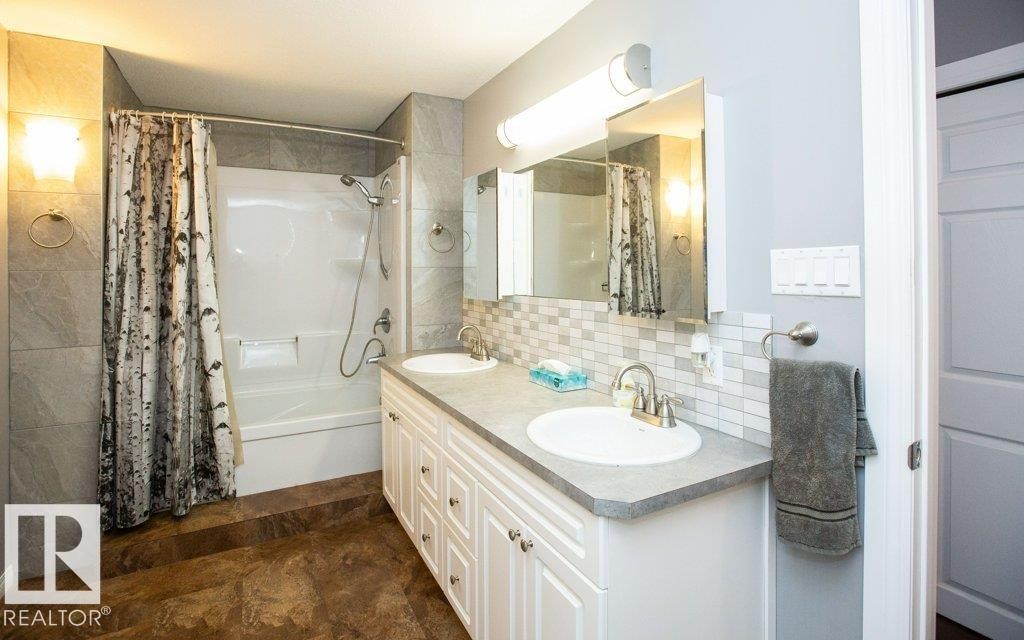 












1104 Hwy 18

,
Rural Westlock County,




AB
T7P 2P7

