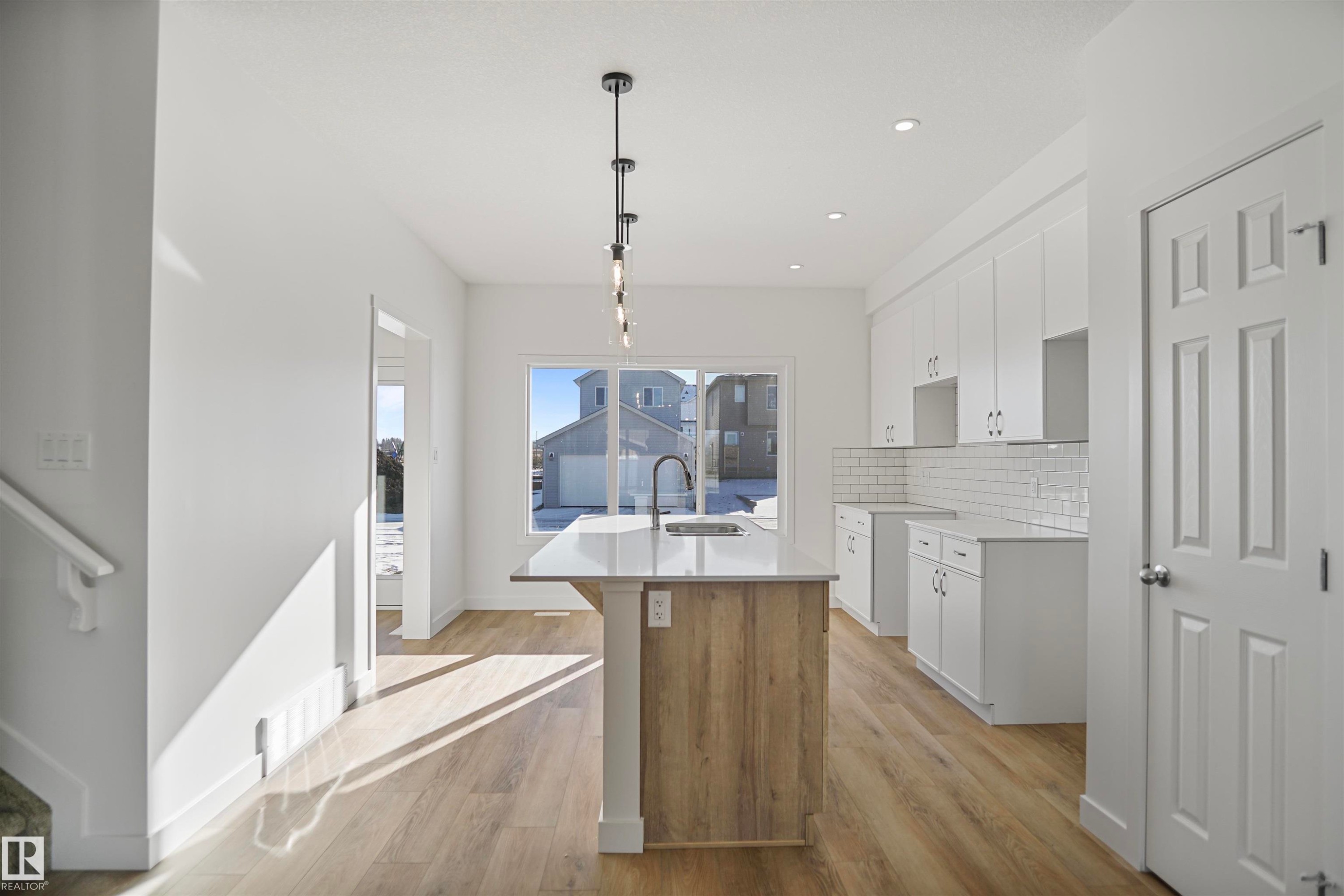 












1232 MCLEOD Avenue

,
Spruce Grove,




AB
T7X 2Z7

