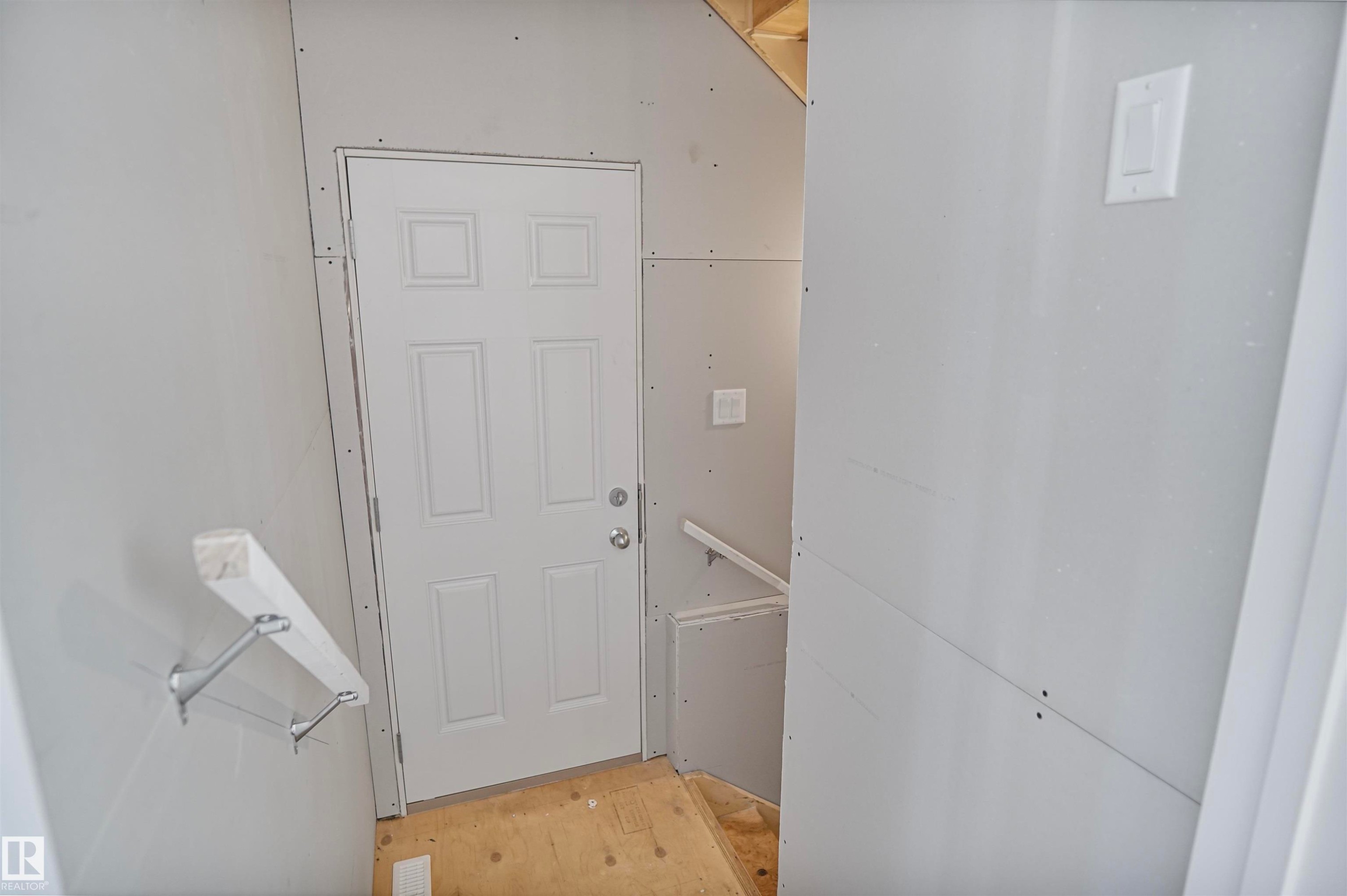 












1232 MCLEOD Avenue

,
Spruce Grove,




AB
T7X 2Z7

