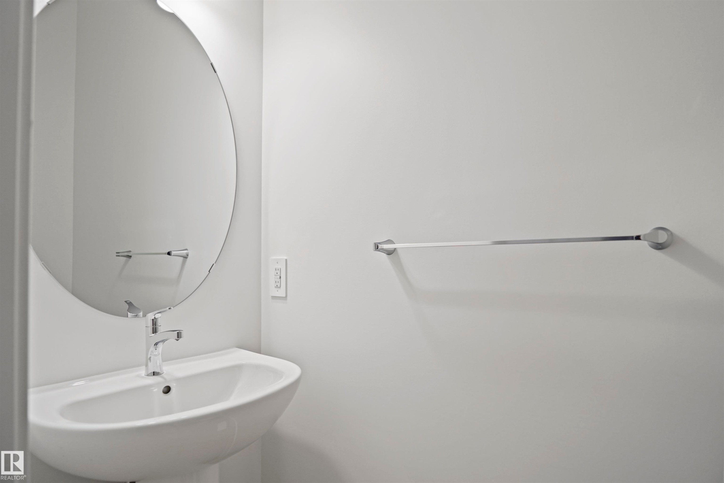 












1165 SOUTH CREEK Wynd

,
Stony Plain,




AB
T7Z 0P1

