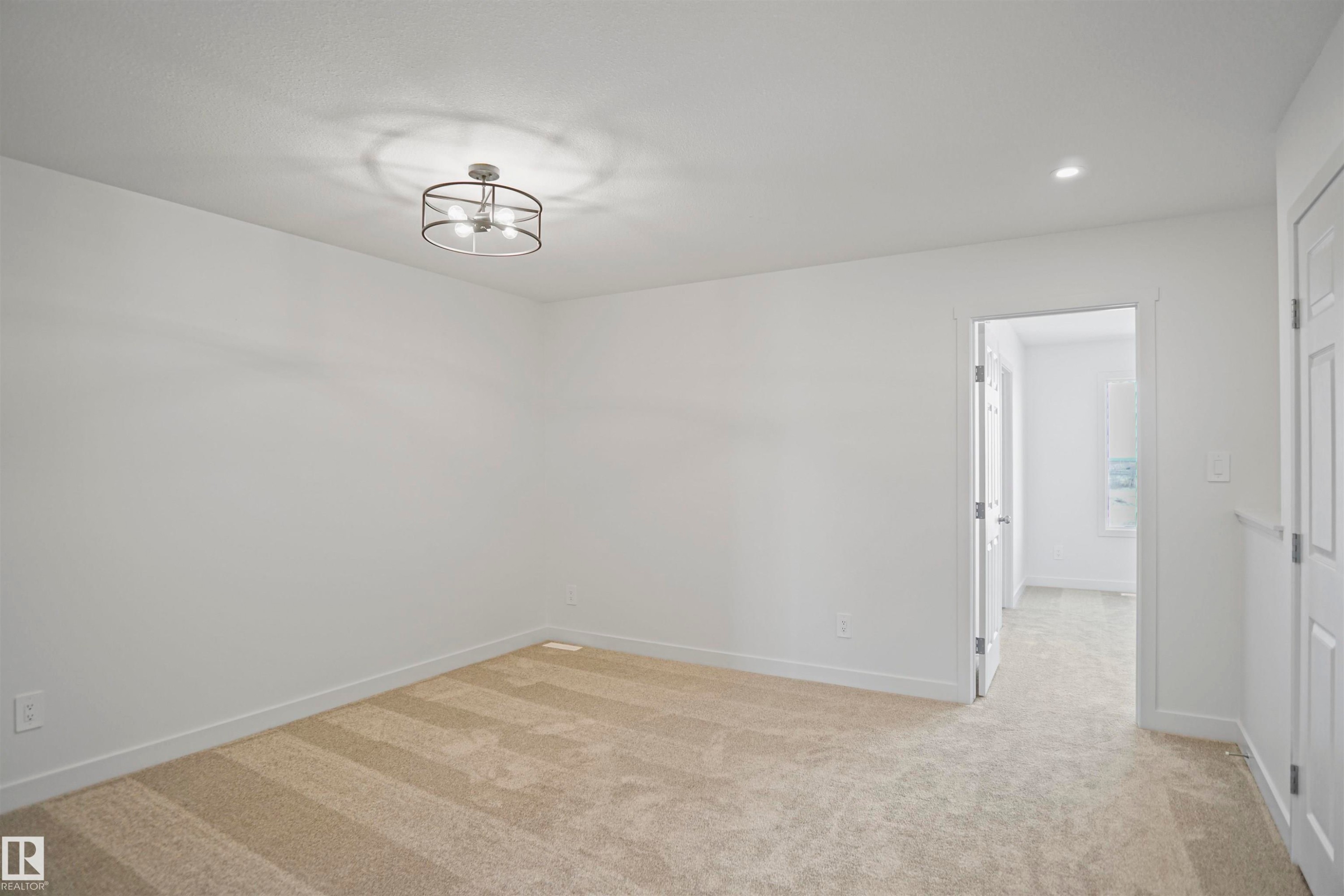 












1165 SOUTH CREEK Wynd

,
Stony Plain,




AB
T7Z 0P1

