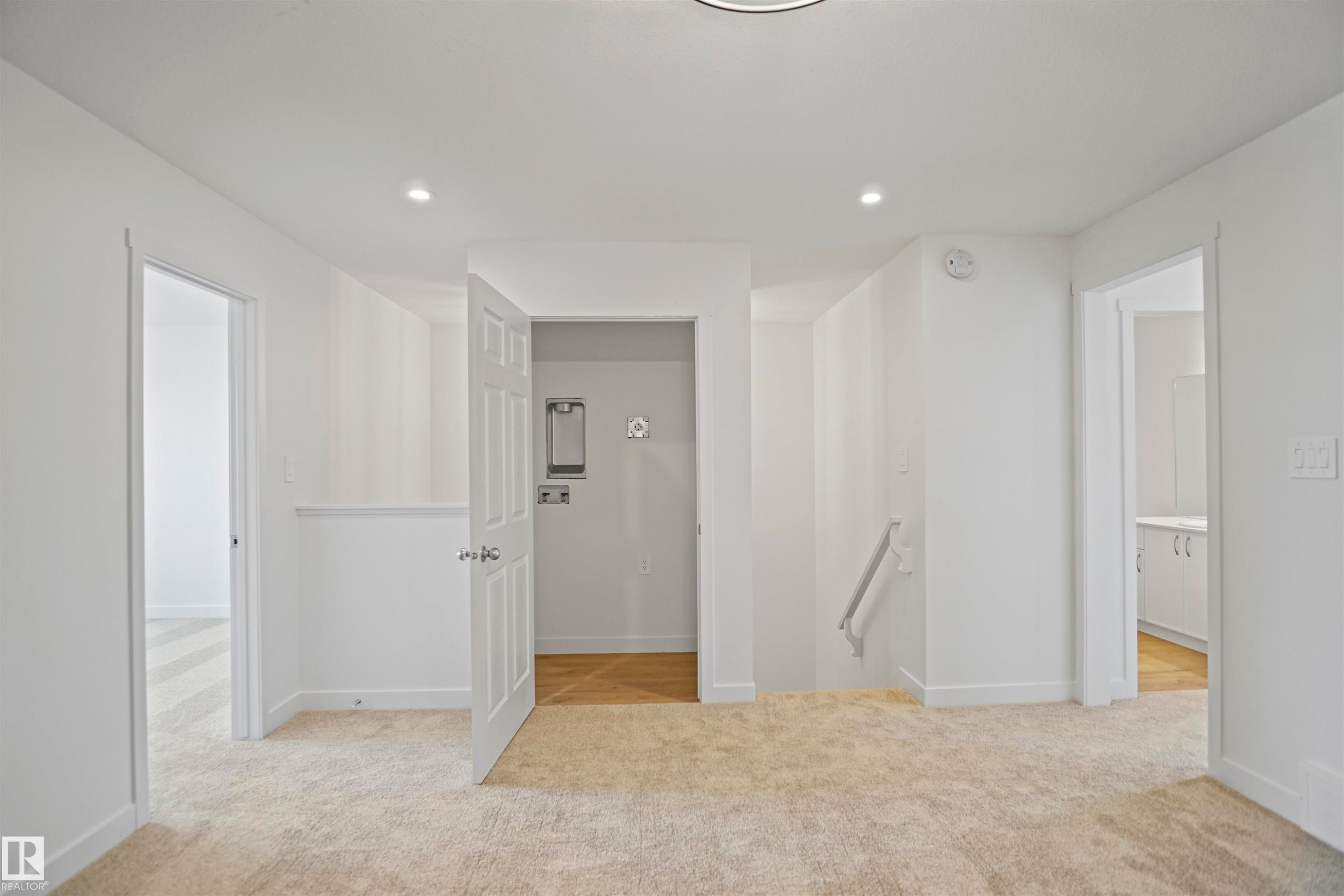 












1165 SOUTH CREEK Wynd

,
Stony Plain,




AB
T7Z 0P1

