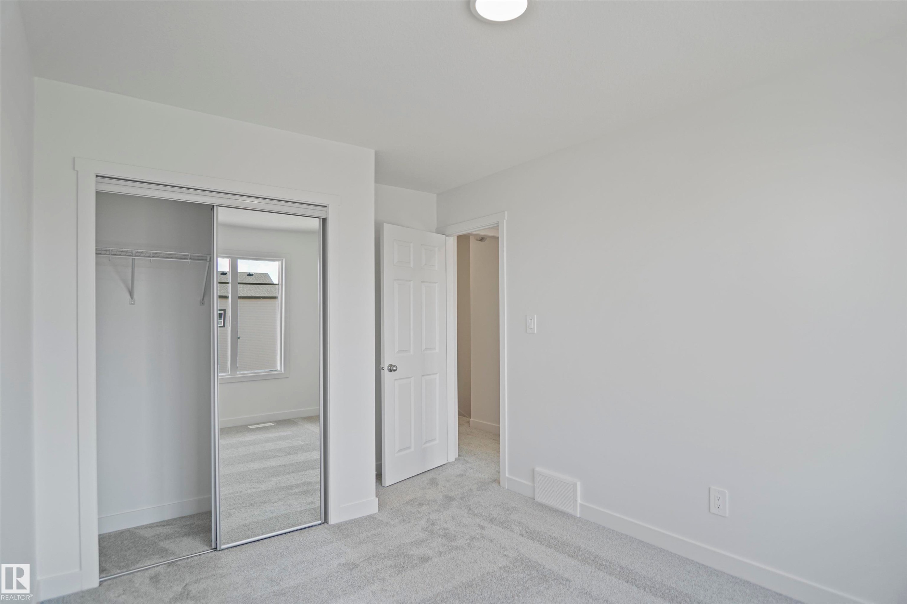 












1165 SOUTH CREEK Wynd

,
Stony Plain,




AB
T7Z 0P1

