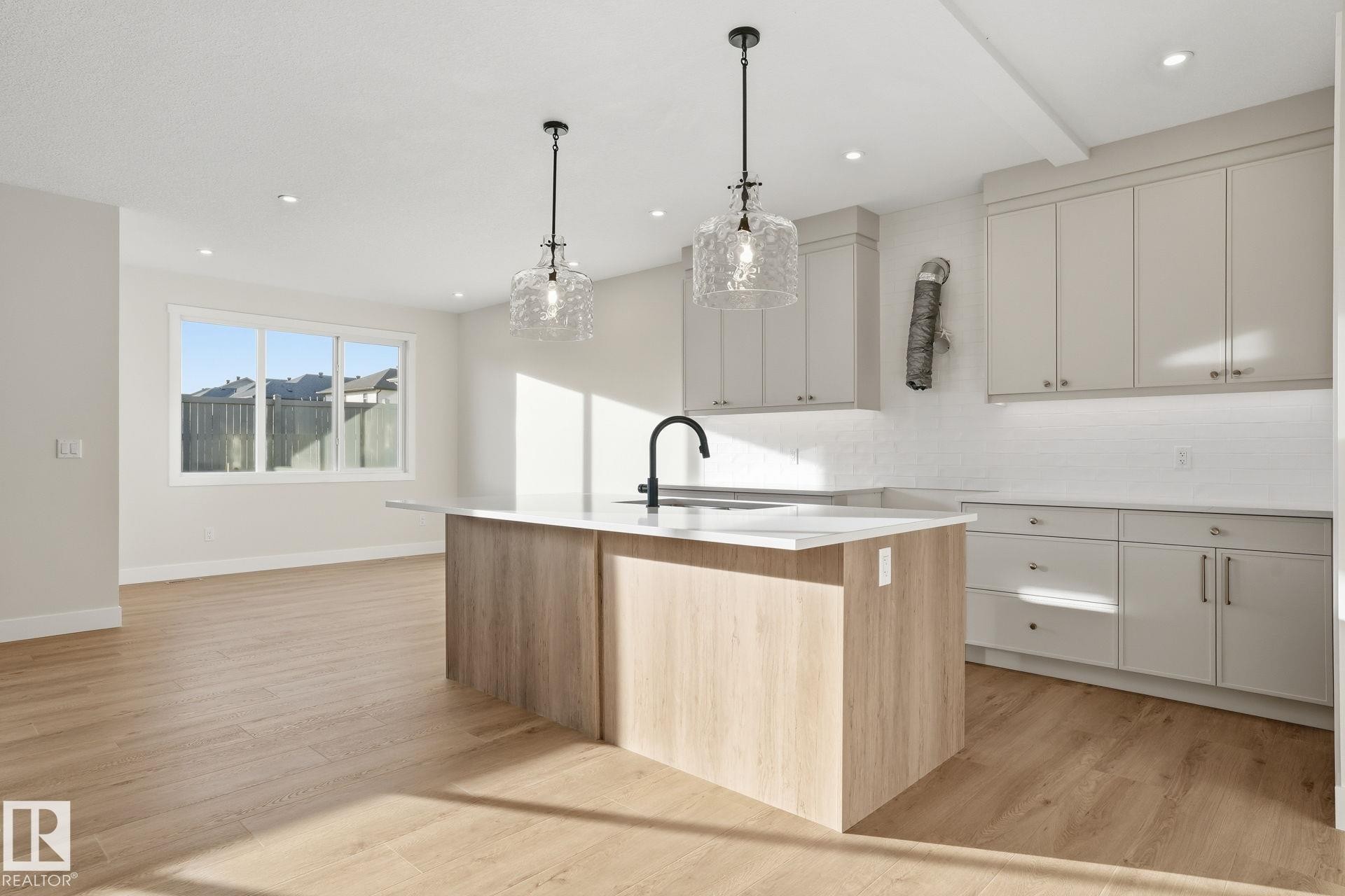 












721 ASTORIA Way

,
Devon,




AB
T9G 0M7

