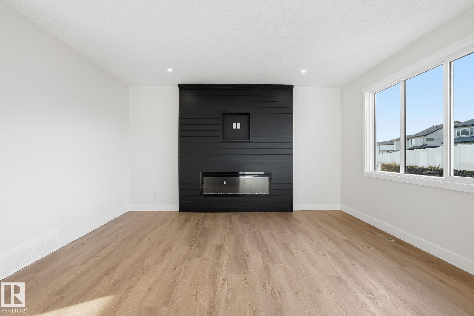 












721 ASTORIA Way

,
Devon,




AB
T9G 0M7

