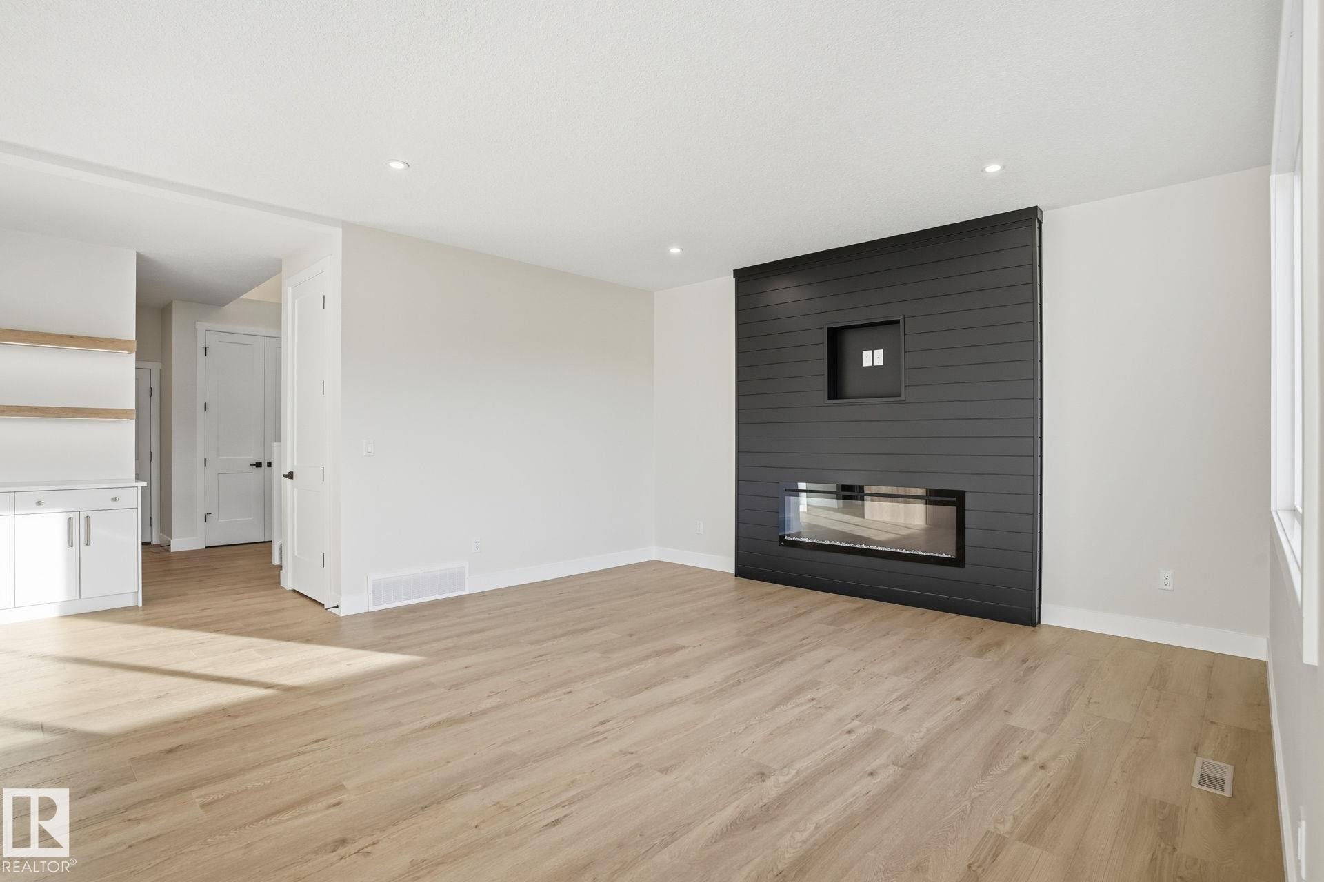 












721 ASTORIA Way

,
Devon,




AB
T9G 0M7

