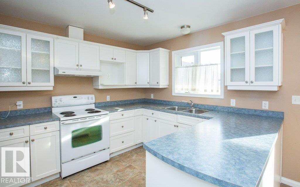 












11107 103 Street

,
Westlock,




AB
T7P 1G6

