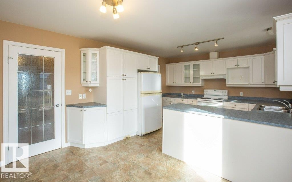 












11107 103 Street

,
Westlock,




AB
T7P 1G6

