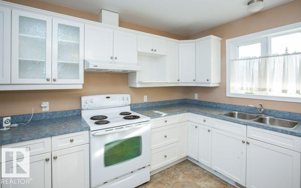 












11107 103 Street

,
Westlock,




AB
T7P 1G6

