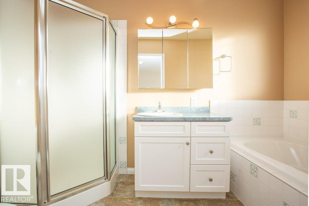 












11107 103 Street

,
Westlock,




AB
T7P 1G6

