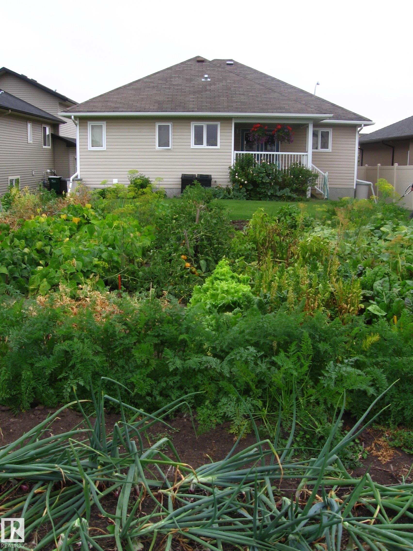 












11107 103 Street

,
Westlock,




AB
T7P 1G6

