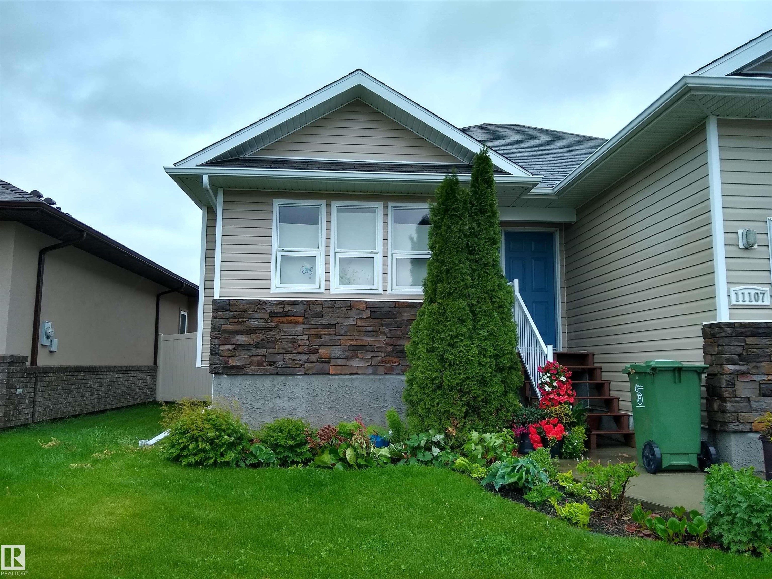 












11107 103 Street

,
Westlock,




AB
T7P 1G6

