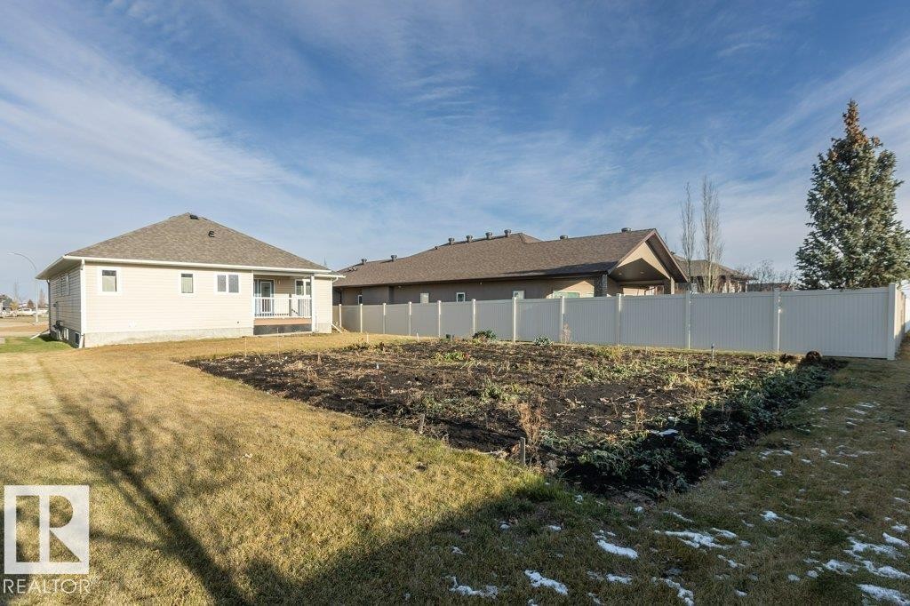 












11107 103 Street

,
Westlock,




AB
T7P 1G6

