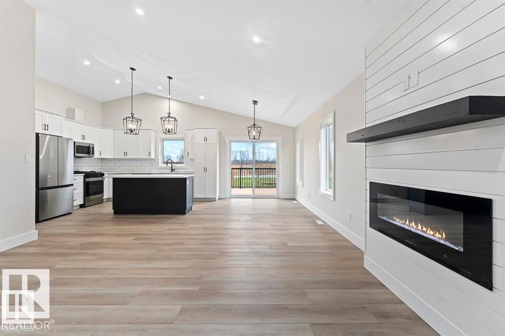 












1436 Wildrye Crescent

,
Cold Lake,




AB
T9M 0K6

