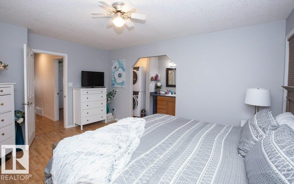 












4707 50 Street

,
Clyde,




AB
T0G 0P0

