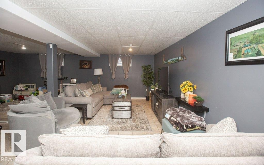 












4707 50 Street

,
Clyde,




AB
T0G 0P0

