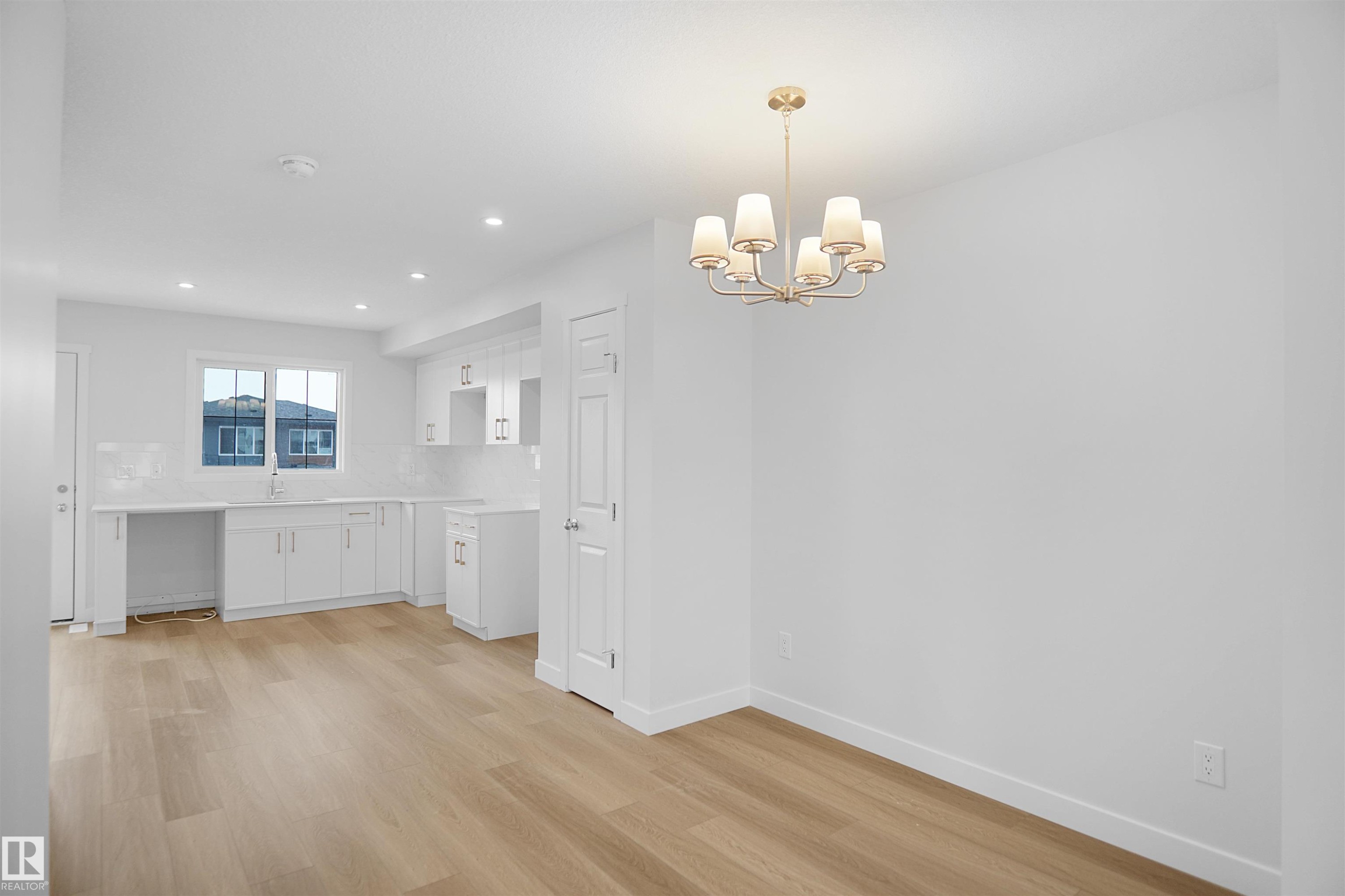 












639 176 Avenue

,
Edmonton,




AB
T5Y 4G1

