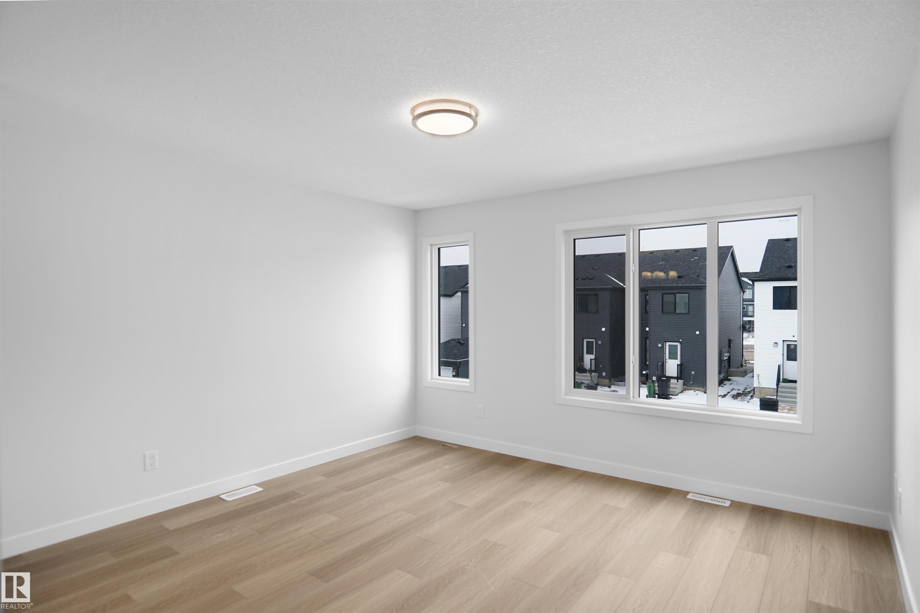 












639 176 Avenue

,
Edmonton,




AB
T5Y 4G1

