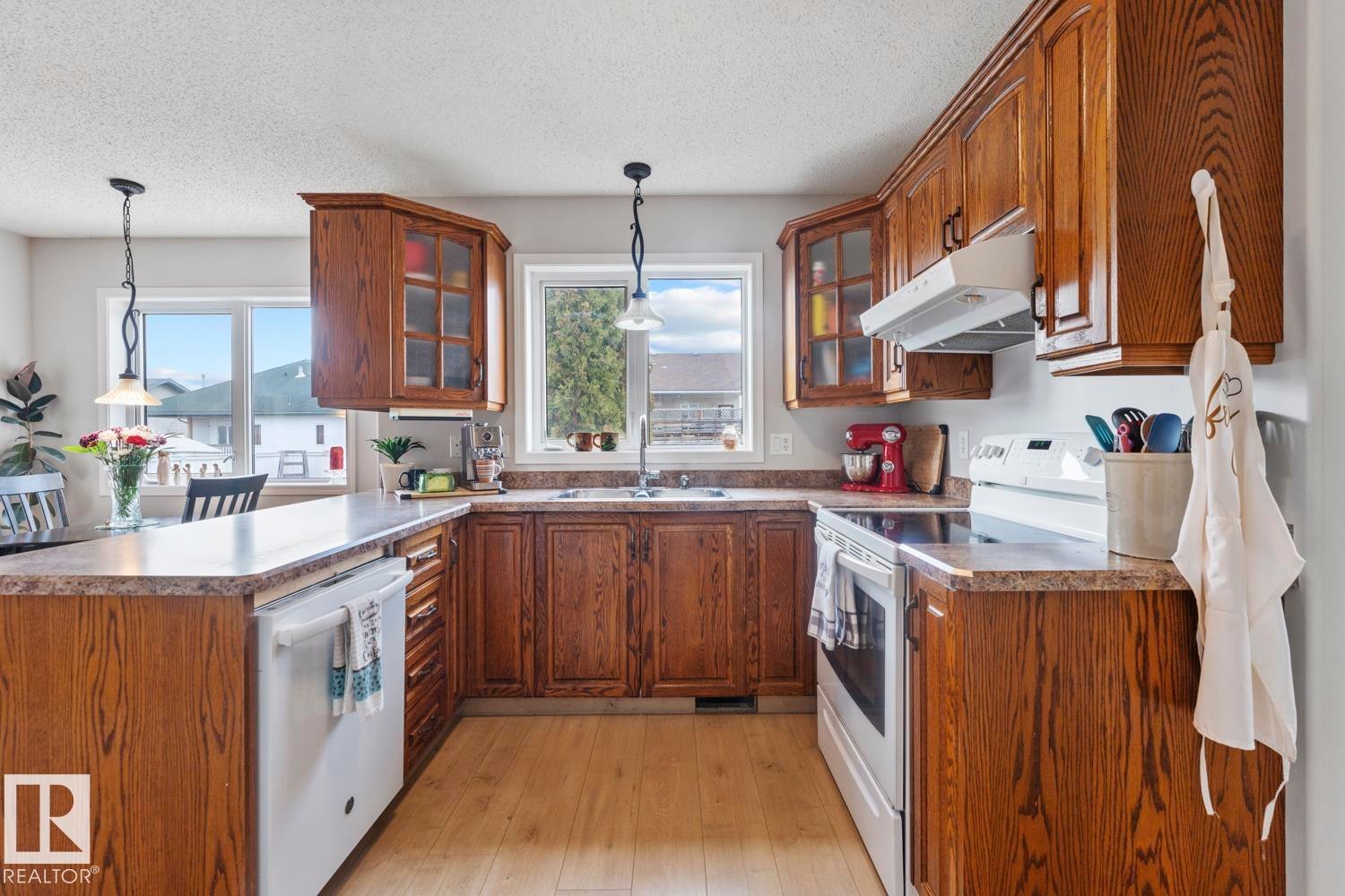 












2614 6A Avenue

,
Cold Lake,




AB
T9M 2C7

