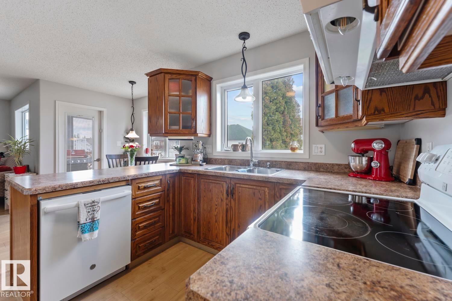 












2614 6A Avenue

,
Cold Lake,




AB
T9M 2C7

